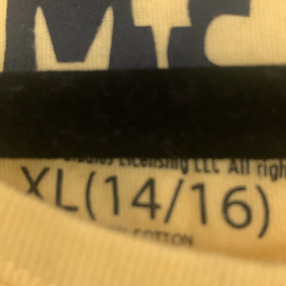 Universal Despicable Me Yellow Minion Tee - Picture 2 of 4